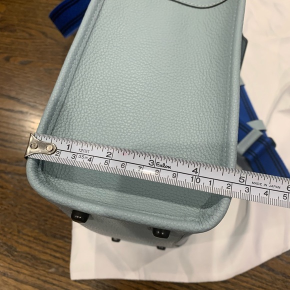 New Coach Field Tote Pebble Leather 22 Light Blue - Picture 15 of 15